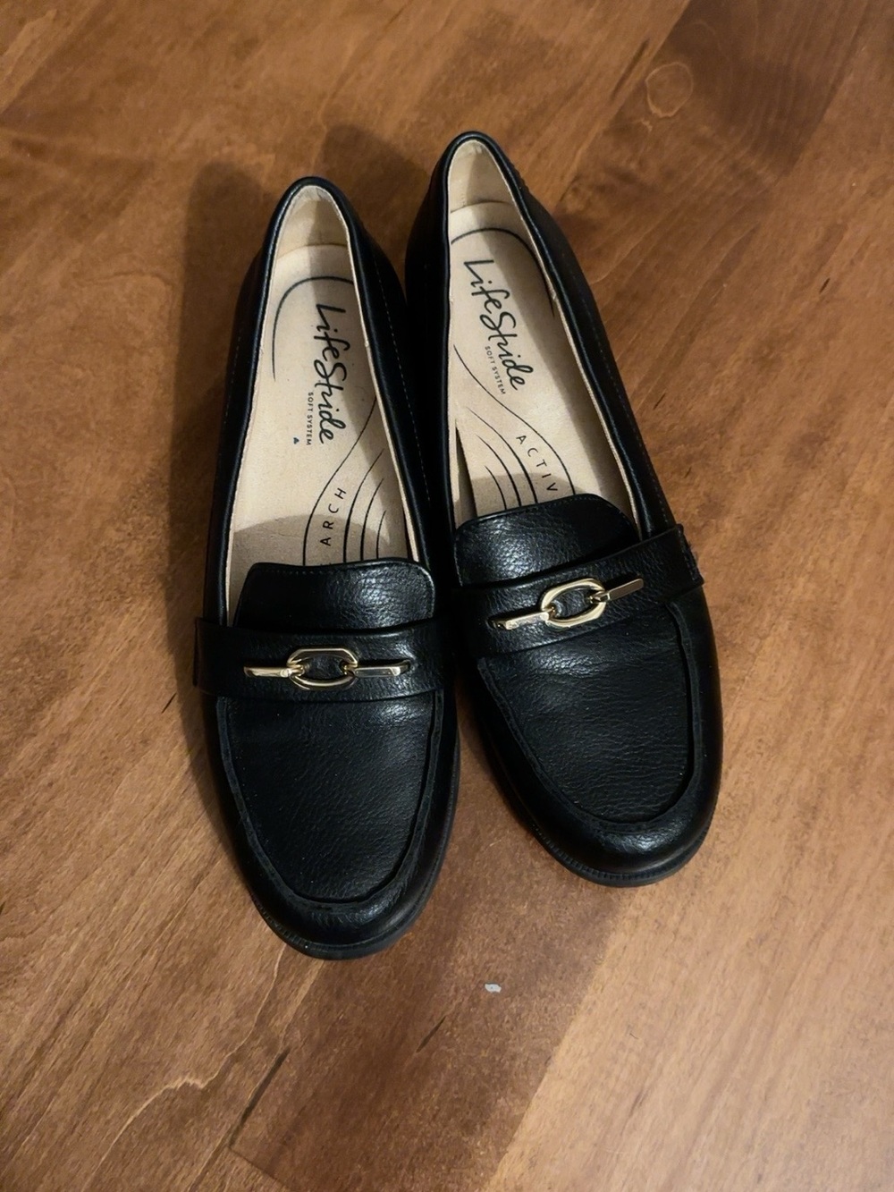 LifeStride Soft System Active Arch Black Loafers Gold Hardware 8.5 NWOT